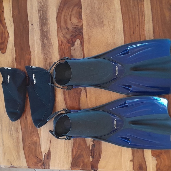 Tilos Gatwway Open heel fins & Scuba diving socks - Picture 1 of 16